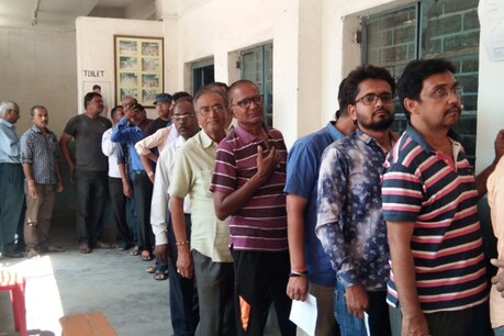 झारखंड की 4 सीटों पर 64.23 फीसदी मतदान, पिछली बार की तुलना में मात्र 1% का इजाफा झारखंड की 4 सीटों पर 64.23 फीसदी मतदान, पिछली बार की तुलना में मात्र 1% का इजाफा