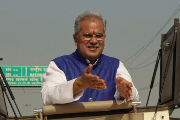 छत्तीसगढ़ के CM भूपेश बघेल की हॉकी खेलते ये PHOTOS आपने देखीं हैं?