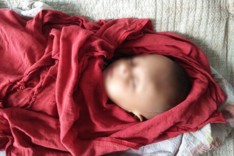 शराबी पिता ने 4 महीने के बेटे को मां की गोद से छीनकर जमीन पर पटका, मौत
