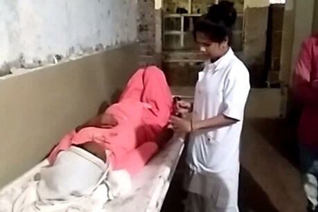 मुरैना: पानी पीने के लिए उठी थी महिला, चल गई गोली