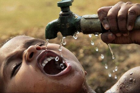 जल शक्ति अभियान: नदी बचाने 35 साल से अपने खर्च पर पौधे लगा रहा ये शख्स जल शक्ति अभियान: नदी बचाने 35 साल से अपने खर्च पर पौधे लगा रहा ये शख्स