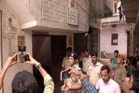 पटना: किरायेदार बनकर घर में घुसे और दिनदहाड़े लूटकर ले गए लाखों का सामान पटना: किरायेदार बनकर घर में घुसे और दिनदहाड़े लूटकर ले गए लाखों का सामान