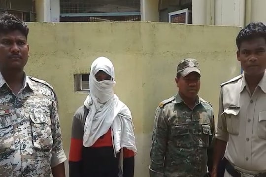 नक्सली मुठभेड़ के बाद डीजीपी वी के सिंह ने माना था कि मध्यप्रदेश में नक्सली अपनी ताकत बढ़ा रहे हैं. बालाघाट, मंडला के बाद डिंडोरी की तरफ भी नक्सलियों के तीन दलम सक्रिय हो गए हैं