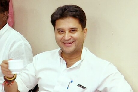 ANALYSIS: कांग्रेस में बड़ी भूमिका की तलाश में हैं ज्योतिरादित्य सिंधिया! ANALYSIS: कांग्रेस में बड़ी भूमिका की तलाश में हैं ज्योतिरादित्य सिंधिया!