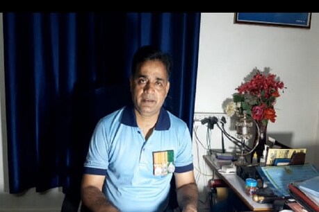 करगिल विजय दिवस: 'एक तरफ साथियों को खोने का दर्द तो दूसरी ओर विजय का आनंद' करगिल विजय दिवस: 'एक तरफ साथियों को खोने का दर्द तो दूसरी ओर विजय का आनंद'