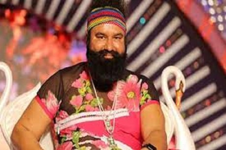 चोरी छिपे सुनारिया जेल पहुंच रहे राम रहीम के समर्थक, पूछने पर खुद को बताते हैं मुलाकाती चोरी छिपे सुनारिया जेल पहुंच रहे राम रहीम के समर्थक, पूछने पर खुद को बताते हैं मुलाकाती