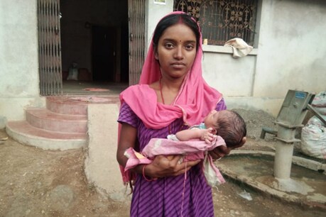 कथित तौर डॉ सीमा ने जिस महिला को उसके गर्व में कन्या भ्रूण होने की बात बताई थी. उसने अब सोमवार रात को कोडरमा के डोमचांच रेफरल अस्पताल में बेटे को जन्म दिया है. डोमचांच के नावाडीह गांव की रहने वाली महिला सुप्रिया कुमारी को नॉर्मल डिलिवरी हुई है