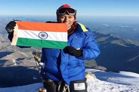 छत्तीसगढ़ की याशी ने यूरोप के सबसे ऊंचे पर्वत 'माउंट एल्ब्रुस' पर फहराया तिरंगा