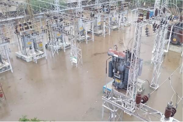 PHOTOS: अजमेर में भारी बारिश में डूबा सब कुछ, 1975 की बाढ़ की आई याद