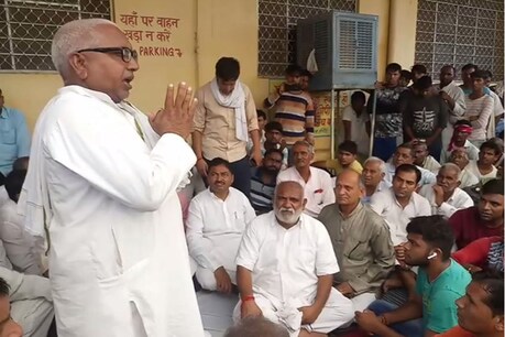 टपूकड़ा सीएचसी पर चल रहा धरना रविवार को समाप्त कर दिया गया। फोटो : न्यूज 18 राजस्थान ।