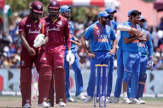भारत और वेस्टइंडीज के बीच तीन मैचों की वनडे सीरीज का पहला मैच गयाना में खेला जाएगा.