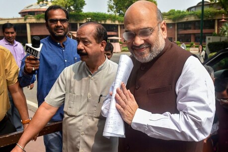 Article 370: अमित शाह ने एक तीर से साधे कई निशाने, अब ये होंगे बदलाव Article 370: अमित शाह ने एक तीर से साधे कई निशाने, अब ये होंगे बदलाव