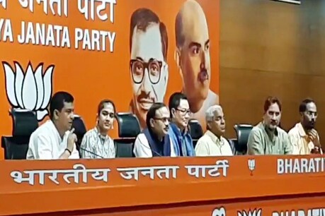 अंतरराष्ट्रीय महिला पहलवान बबीता फौगाट चरखी दादरी से लड़ सकती हैं चुनाव! अंतरराष्ट्रीय महिला पहलवान बबीता फौगाट चरखी दादरी से लड़ सकती हैं चुनाव!