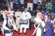 विश्व आदिवासी दिवस: तस्वीरों में देखें CM भूपेश बघेल का ये अलग अंदाज