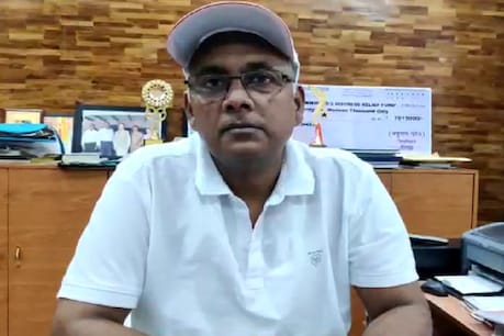 डीएम मिर्जापुर अनुराग पटेल ने मामले में कार्रवाई शुरू कर दी है.