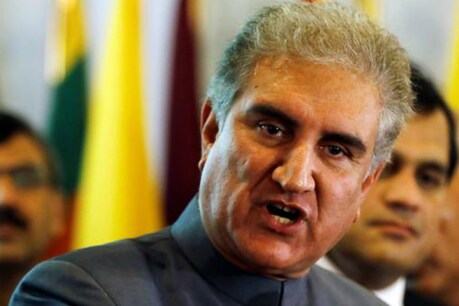 पाकिस्तान (Pakistan) के विदेश मंत्री शाह महमूद कुरैशी (Shah Mehmood Qureshi) ने मंगलवार को घोषणा की कि वह इस मामले को लेकर आईसीजे (ICJ) में जाएंगे.
