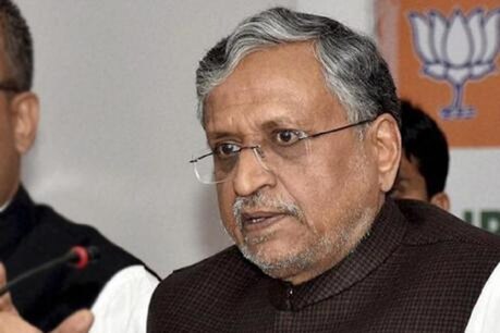 बिहार भाजपा के वरिष्ठ नेता सुशील कुमार मोदी ने एक ट्वीट में कहा, 'दुर्भाग्य से पूर्व वित्त मंत्री पी चिदंबरम और दिग्विजय सिंह मुस्लिम समुदाय को मुद्दे (जम्मू कश्मीर) पर सरकार के खिलाफ भड़काने का प्रयास कर रहे हैं.'