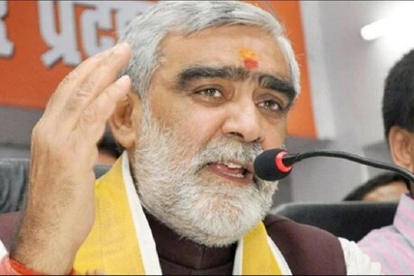 अश्विनी चौबे ने अपने संसदीय क्षेत्र में दारोगा को डांट लगाई थी.
(फाइल फोटो)