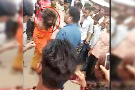 मुरैना: तीन बच्चों को साथ ले जा रहे बाबा की पब्लिक ने कर दी पिटाई, फिर किया पुलिस के हवाले