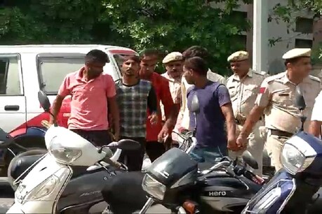सरकारी स्कूल में घुसकर DPI की पिटाई मामले में 6 आरोपी गिरफ्तार सरकारी स्कूल में घुसकर DPI की पिटाई मामले में 6 आरोपी गिरफ्तार