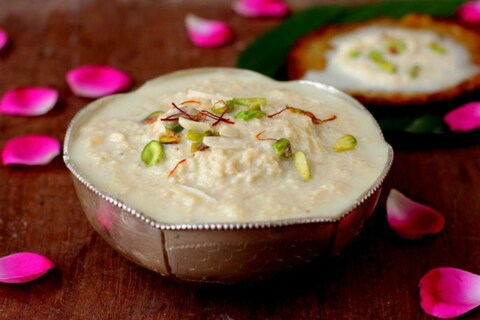 Janmashtami 2019: जन्माष्टमी पर कान्हा को लगाएं माखन मिश्री का भोग, जानें  रेसिपी|janmashtami 2019 recipe makhan mishri prasad recipe bgys – News18  हिंदी
