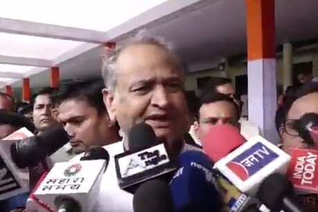 फोटो- स्वतंत्रता दिवस के अवसर शासन सचिवायल पहुंचे राजस्थान के मुख्यमंत्री अशोक गहलोत.