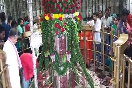 हरियाली अमावस्या: भक्तों ने किया महादेव का श्रृंगार, मालपुए का लगाया भोग हरियाली अमावस्या: भक्तों ने किया महादेव का श्रृंगार, मालपुए का लगाया भोग