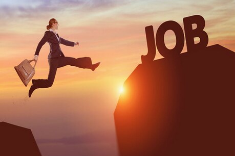 BPSC Recruitment 2019: बिहार लोक सेवा आयोग (Bihar Public Service Commission) ने असिस्टेंट इंजीनियर के पदों पर वैकेंसी निकाली हैं. ये भर्तियां मैकेनिकल और सिविल विभाग में की जाएंगी.