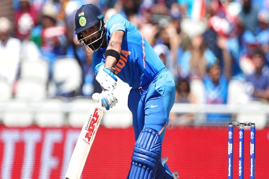 विराट कोहली के नाम पहले से ही भारत और वेस्टइंडीज के बीच वनडे मैच में सबसे ज्यादा रन बनाने का रिकॉर्ड है. (AP Photo)