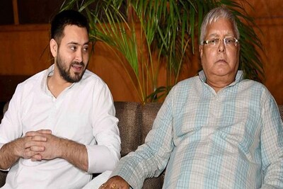 तो क्या लालू की कुर्सी पर है तेजस्वी यादव की नजर ? Lalu family conflict  after losing results in Lok Sabha polls tejaswi yadav lalu yadav tejpratap  misha bharti brvj - News18 हिंदी