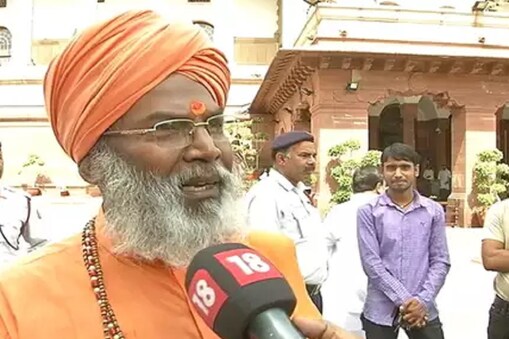उन्नाव से बीजेपी सांसद साक्षी महाराज ने उन्नाव रेप कांड पर बयान दिया है. उन्नाव से बीजेपी सांसद साक्षी महाराज ने उन्नाव रेप कांड पर बयान दिया है.