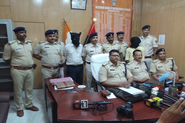 स्कूल से निकाले जाने पर बनाया प्रिंसिपल का न्यूड वीडियो, वसूले आठ लाख रुपए