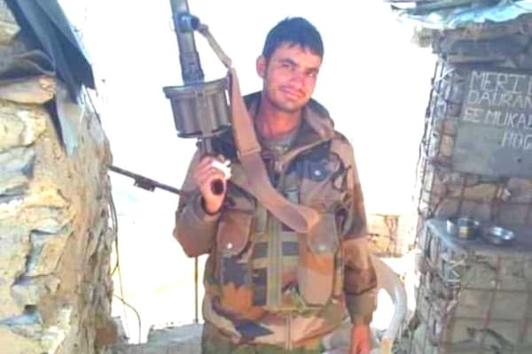 देश प्रेम के आगे शादी का प्रस्ताव टाला था, आज हेमराज पर पूरे देश को है नाज