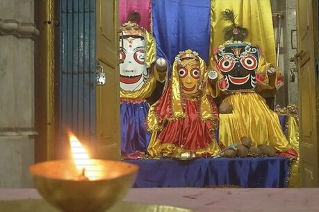 8 महीन से मंदिर को नहीं मिली भोग सामग्री