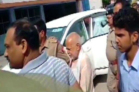लॉ स्टूडेंट यौन शोषण केस: BJP नेता चिन्मयानंद को कोर्ट ने 14 दिन की न्यायिक हिरासत में भेजा लॉ स्टूडेंट यौन शोषण केस: BJP नेता चिन्मयानंद को कोर्ट ने 14 दिन की न्यायिक हिरासत में भेजा