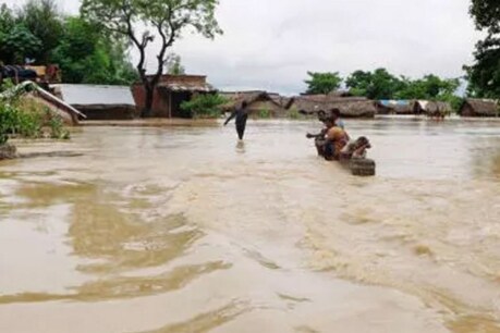 भारी बारिश के कारण कच्चे मकान गिरने से 6 लोगों की मौत हो गई है. (प्रतीकात्मक तस्वीर)