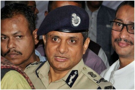 सीबीआई ने शारदा चिटफंड घोटाला मामले के सबूतों को दबाने के आरोपी आईपीएस अफसर राजीव कुमार को खोजने का अभियान तेज कर दिया है.