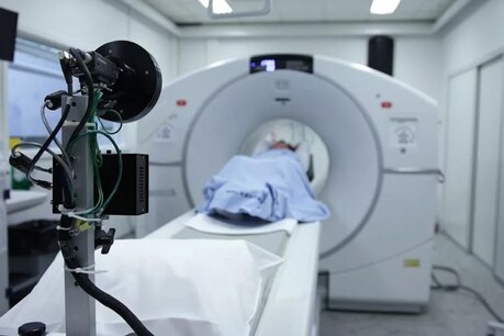 MRI के दौरान एक छोटी सी चूक जानिए कैसे बन सकती है जानलेवा MRI के दौरान एक छोटी सी चूक जानिए कैसे बन सकती है जानलेवा