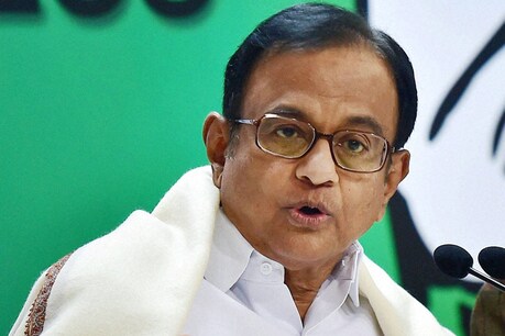 आईएनएक्स मीडिया भ्रष्टाचार मामले में तिहाड़ जेल में कैद पूर्व वित्त मंत्री पी चिदंबरम ने बुधवार को दिल्ली उच्च न्यायालय का रूख किया है.