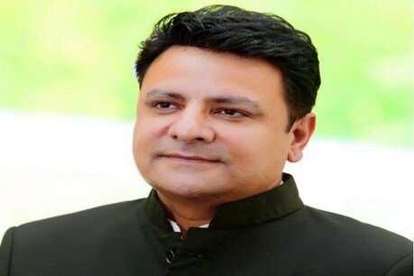 धर्मशाला से कांग्रेस के पूर्व मंत्री सुधीर शर्मा.