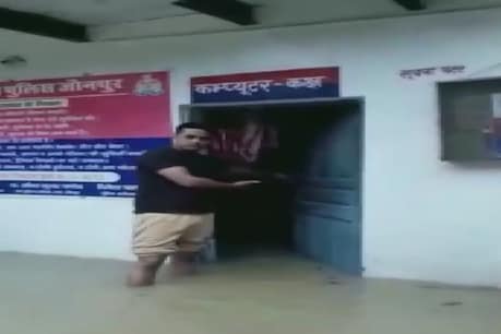पानी में डूबा रामपुर पुलिस स्टेशन