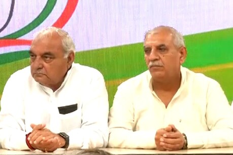 भूपेंद्र सिंह हुड्डा के साथ अशोक अरोड़ा