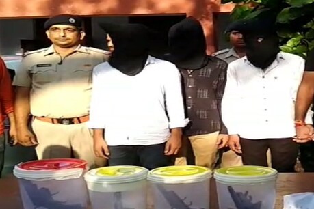 झज्जर में पुलिस मुठभेड़: तीन बदमाश गिरफ्तार, पांच पिस्तौल और 28 कारतूस बरामद झज्जर में पुलिस मुठभेड़: तीन बदमाश गिरफ्तार, पांच पिस्तौल और 28 कारतूस बरामद