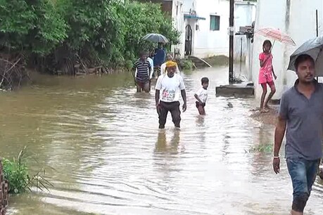 बालोद में लगातार बारिश से गांवों के संपर्क मार्ग टूटे, वार्डों में भरा पानी बालोद में लगातार बारिश से गांवों के संपर्क मार्ग टूटे, वार्डों में भरा पानी