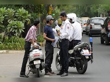 ओवरस्पीड में कटे डेढ़ लाख चालान अब दिल्ली पुलिस के लिए बने मुसीबत, ये है वजह
