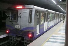 कोलकता में महिला ने की आत्महत्या की कोशिश, मेट्रो सेवाएं बाधित