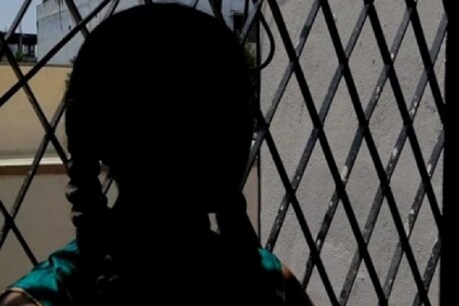 मौलाना के 'पाप' के सबूत के लिए DNA टेस्ट करवाना चाहती है नाबालिग पीड़ित, महिला आयोग ने न्याय का दिया भरोसा मौलाना के 'पाप' के सबूत के लिए DNA टेस्ट करवाना चाहती है नाबालिग पीड़ित, महिला आयोग ने न्याय का दिया भरोसा
