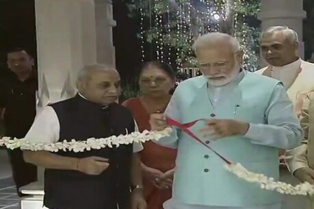 प्रधानमंत्री नरेन्द्र मोदी ने सोमवार को राष्ट्रीय राजधानी में गुजरात सरकार के दूसरे प्रदेश भवन गर्वी गुजरात का उद्घाटन किया.