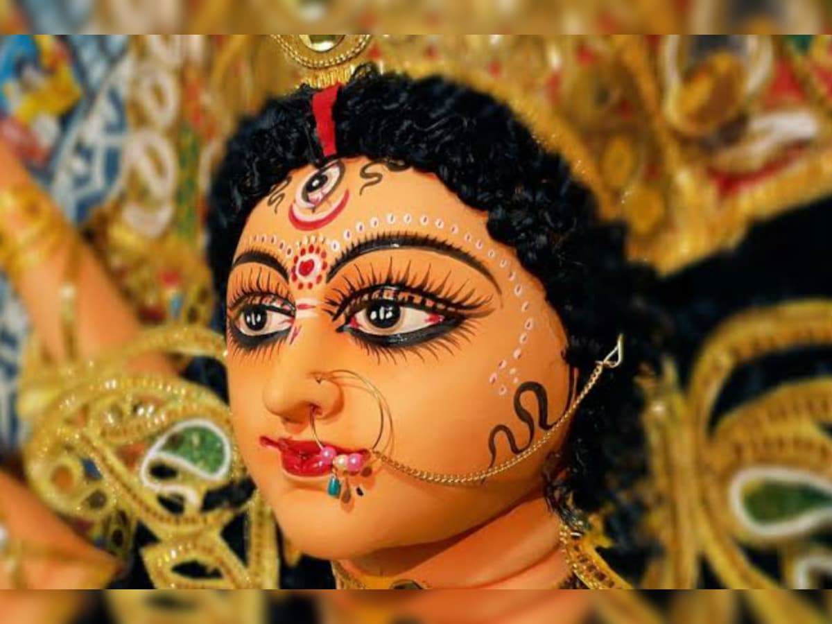 Navratri 2019: नवरात्रि के तीसरे दिन होती है मां चंद्रघंटा की पूजा, जानें विधि