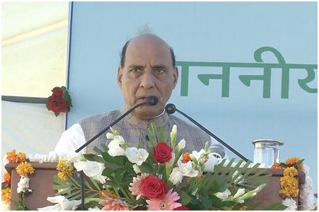 बॉयोलॉजिकल और केमिकल टेररिस्ट अटैक की आशंका से इंकार नही: रक्षामंत्री राजनाथ बॉयोलॉजिकल और केमिकल टेररिस्ट अटैक की आशंका से इंकार नही: रक्षामंत्री राजनाथ